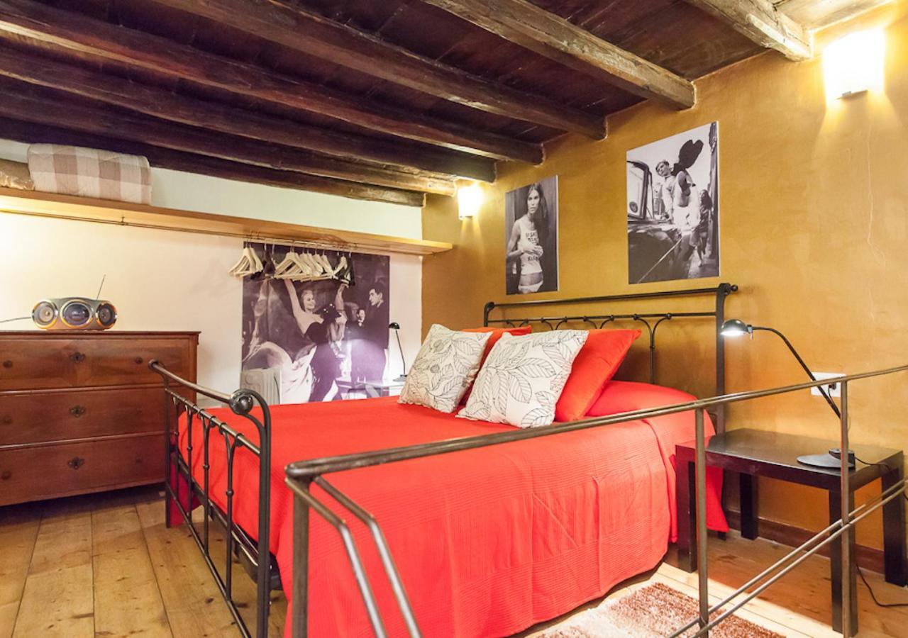 Independent In Trevi Fountain - Spain Square Roma Ngoại thất bức ảnh